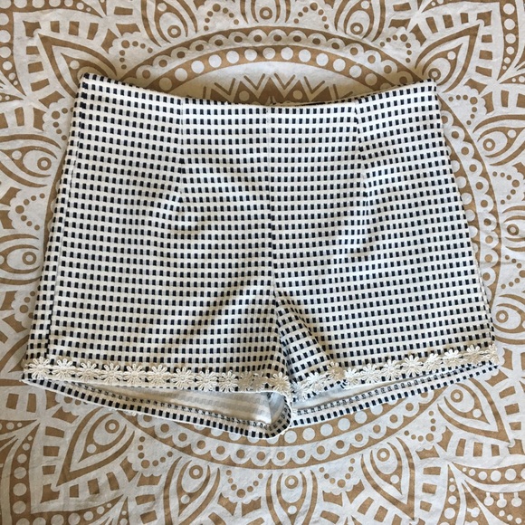 MINKPINK Pants - MINKPINK Checkered Daisy Shorts
